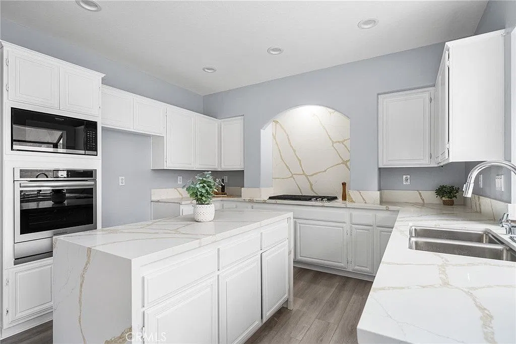 4 bed, 2.5 bath, 2544 sqft, $6,050 — Photo 3