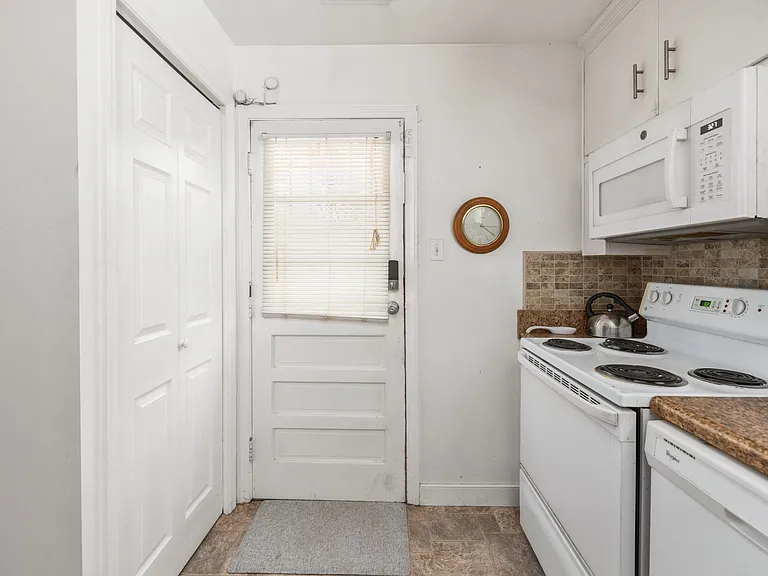3158 Moody Ave — Photo 19