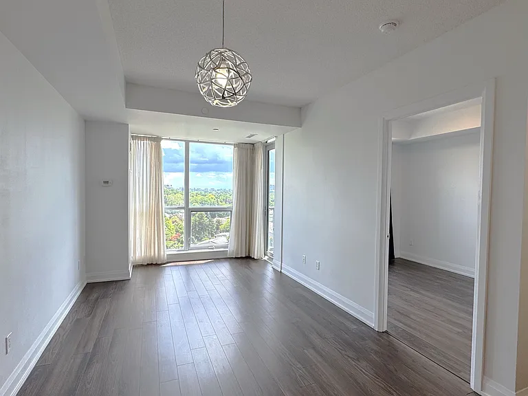 18 Graydon Hall Dr #1110 — Photo 8