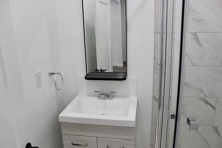 590 Main St E #1 — Photo 10