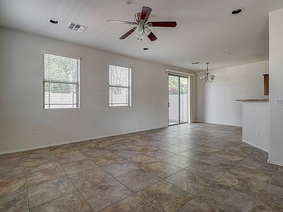 5th image of 3010 E Dunbar Dr