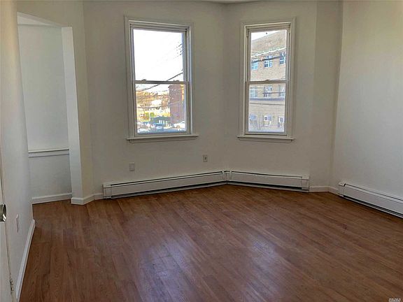 5th image of 12218 22nd Ave