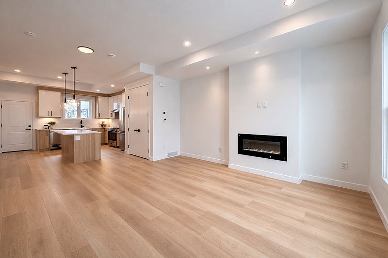 Calgary Townhouse for rent - 3 Bedrooms — photo 3