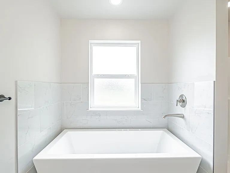 2998 Huntshire Ave — Photo 22