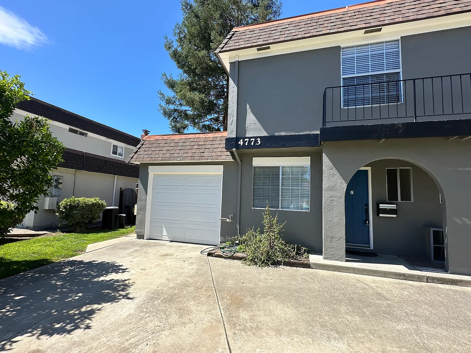 3 bed, 1.5 bath, 1170 sqft, $3,975 — Photo 2