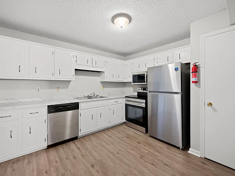 530 Hietts Ln — Photo 8