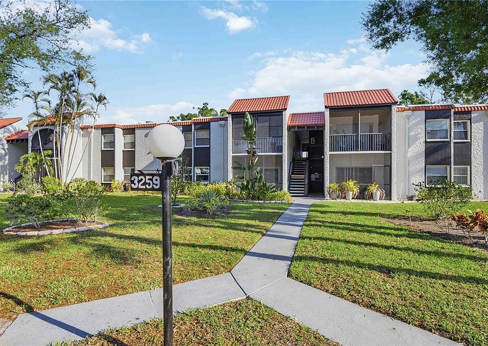 1st image of 3259 Beneva Rd Unit 101