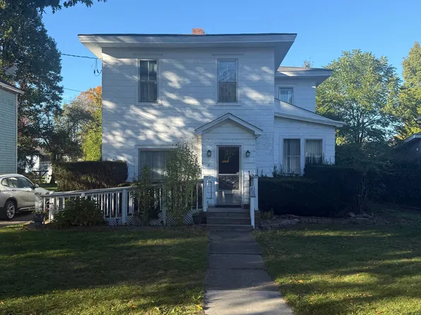 8 Center St, Randolph, NY 14772