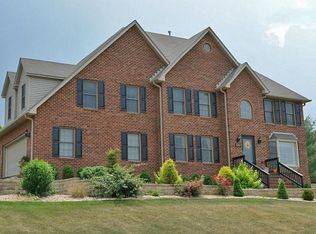 5402 Golden Ct, Roanoke, VA 24012