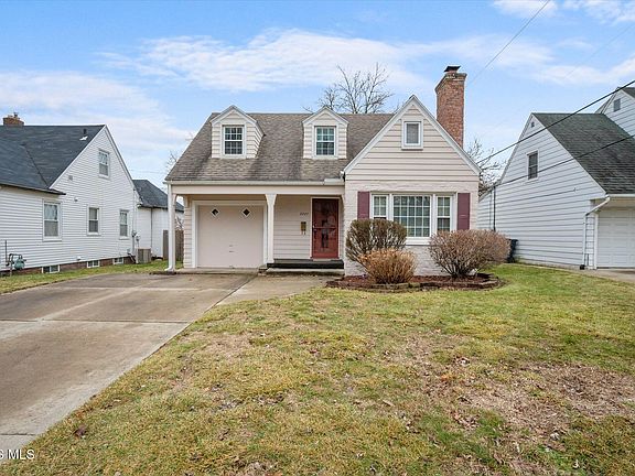 3rd image of 2207 Marlow Rd