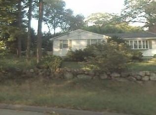 528 Essex St, Lynnfield, MA 01940