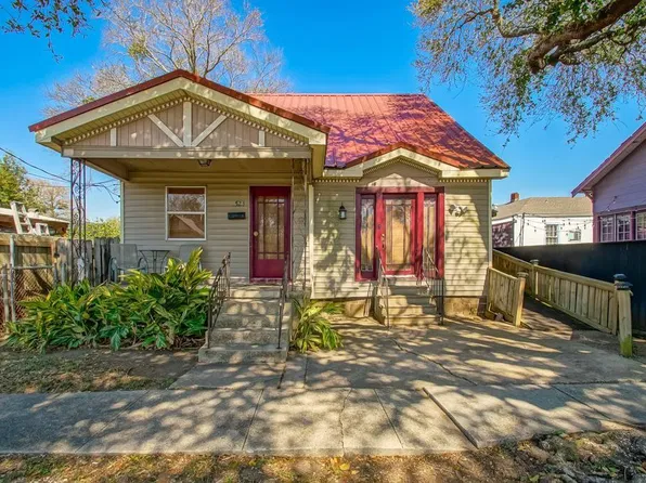 523 Romain St, Gretna, LA 70053