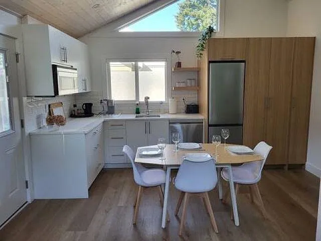 26XX Gordon Ave — Photo 1