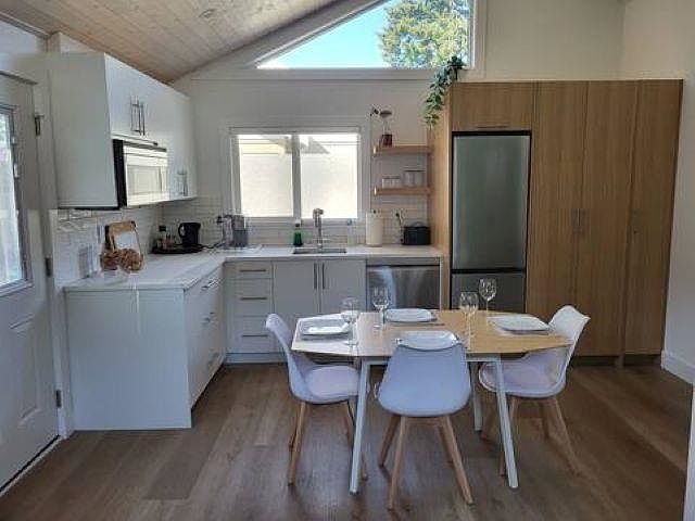1st image of 26XX Gordon Ave