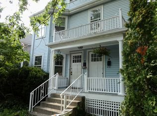 515 Heath St, Chestnut Hill, MA 02467
