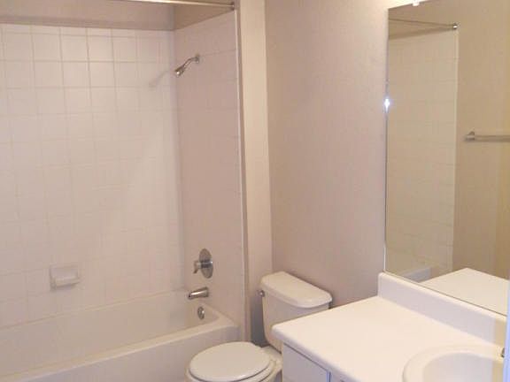 5th image of 5401 E VAN BUREN Street #3114
