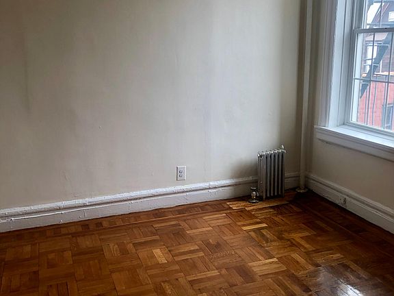 4th image of 2492 University Ave #2A