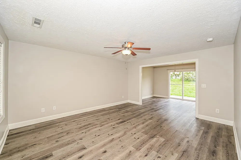 4 bed, 2.5 bath, 1755 sqft, $2,940 — Photo 4