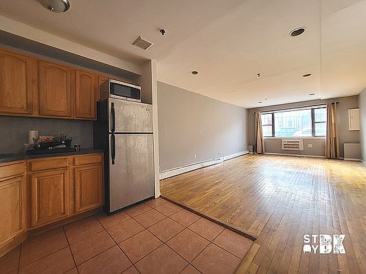 1st image of 347 20th St #1