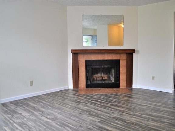 5th image of 1563 Park Place Dr