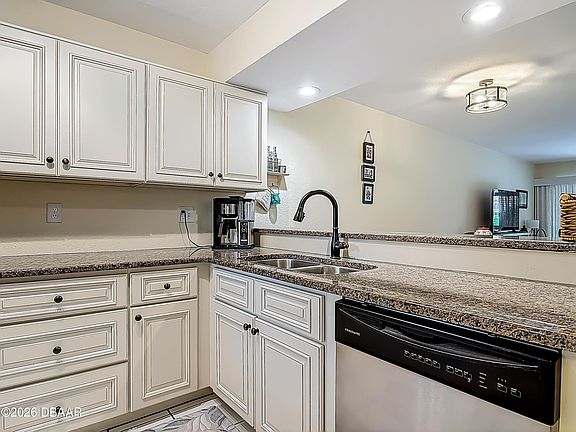 4th image of 445 Bouchelle Dr APT 104