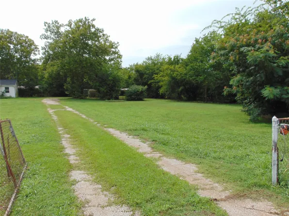 226 Happy Trails Rd, Ardmore, OK 73401