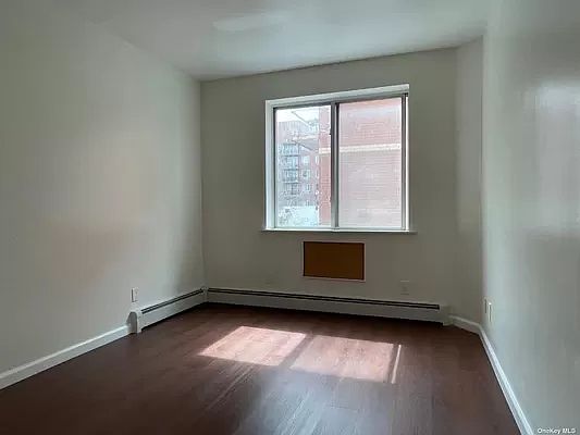 3rd image of 32-05 Linden Pl #D2