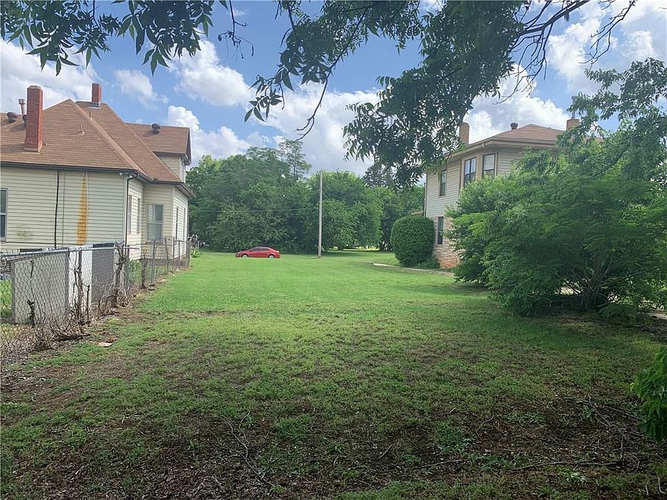 1st image of 627 NE 5th St Lot 5