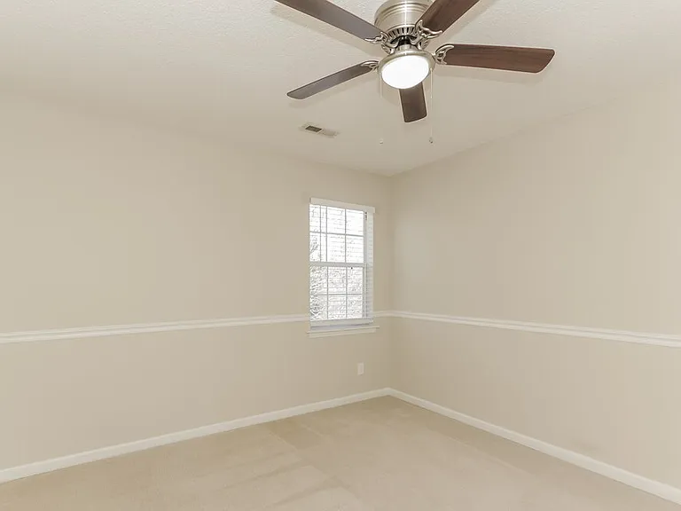 544 Carlisle Dr — Photo 14