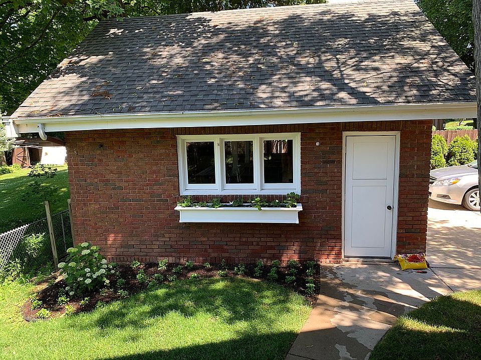 2nd image of 334 Jefferson Ave