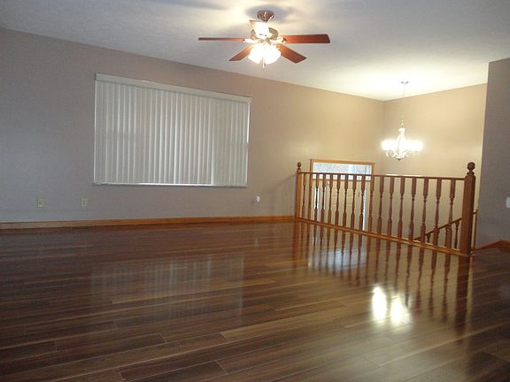 2nd image of 119 Creekview Dr
