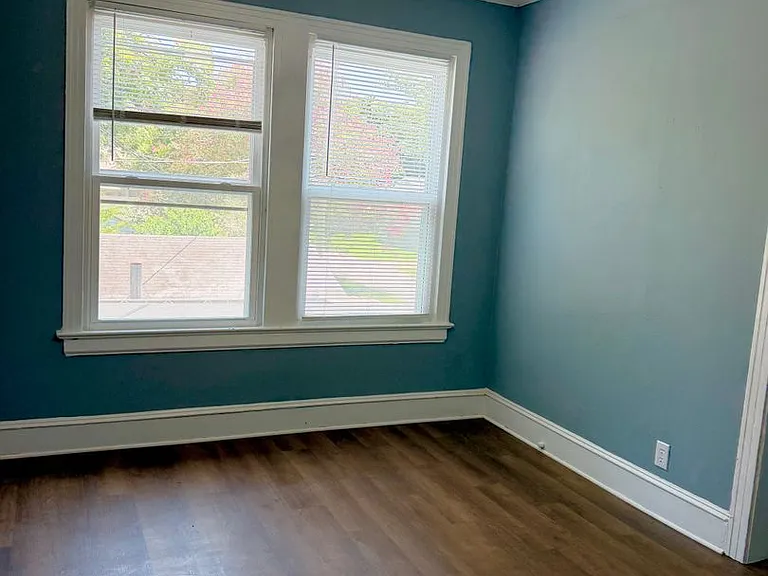101 E Merrick St — Photo 3