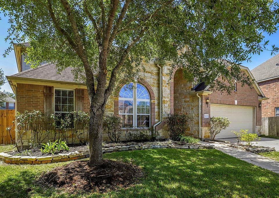 1st image of 5207 Emerald Trace Ct