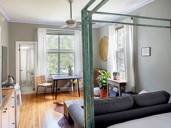 3rd image of 2828 Humboldt Ave S #1