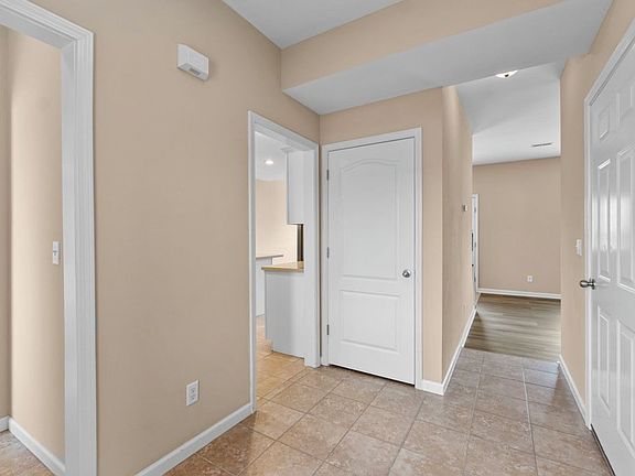 3rd image of 2862 Larkspur Ct