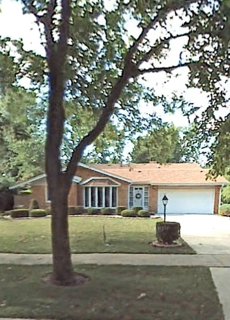 2928 Scott Cres photo 1