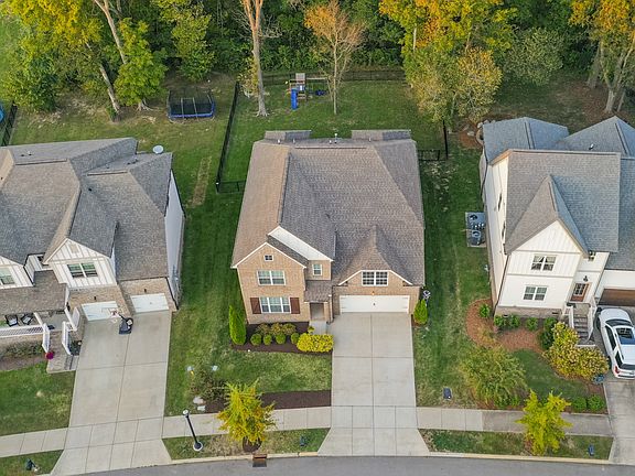 3rd image of 2246 Chaucer Park Ln