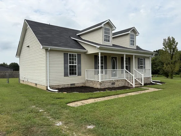 8 Meadowbrook Dr, Fayetteville, TN 37334
