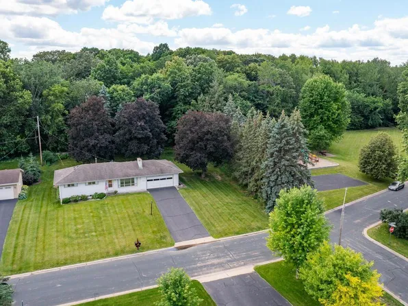 6047 Evergreen Rd, Mound, MN 55364