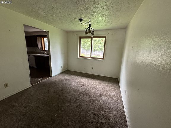 5th image of 10524 NE 93rd St