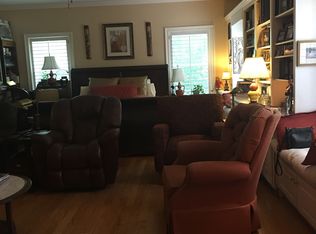 89 Saint Andrews, Hattiesburg, MS 39401