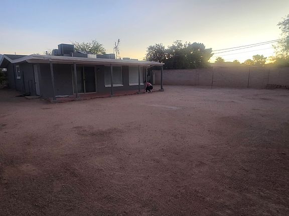 3rd image of 6044 E 20th St
