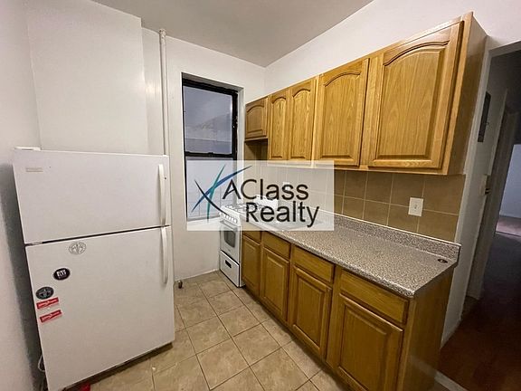 5th image of 2554 38th St APT 3B