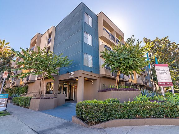 2nd image of 900 S Irolo St #125