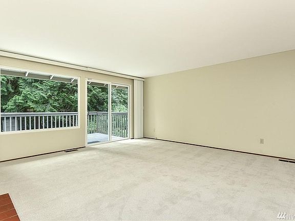 3rd image of 12035 NE 67th St
