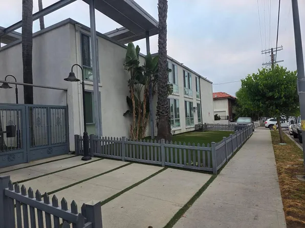 5725 Reseda Blvd, 5725 Reseda Blvd APT 11, Tarzana, CA 91356