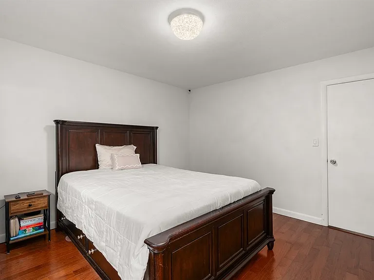 5050 Washington St #216 — Photo 10