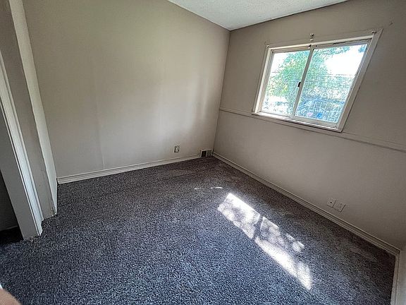 4th image of 23515 Lauren Ave