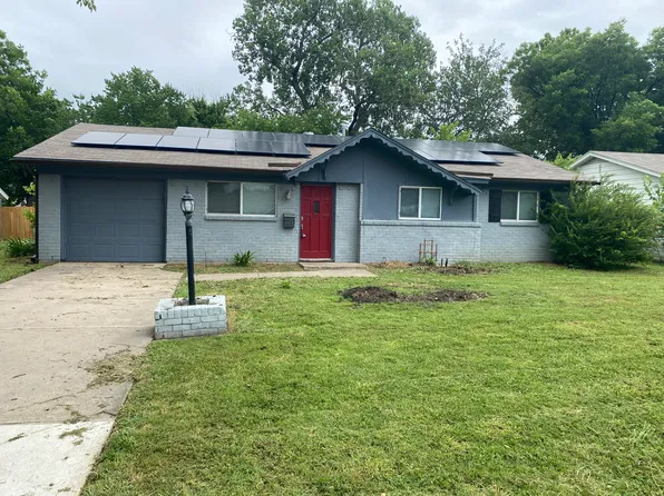 825 Lovers Ln, Grapevine, TX 76051