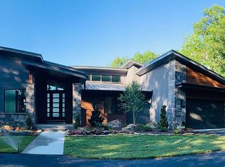 2802 S Farm Road 203, Springfield, MO 65809